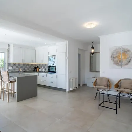 Sandra Luxury Нерха